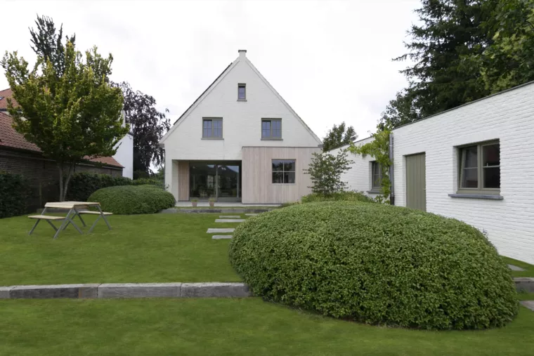 Grote stadstuin met haagmassieven te Merelbeke (1) - 